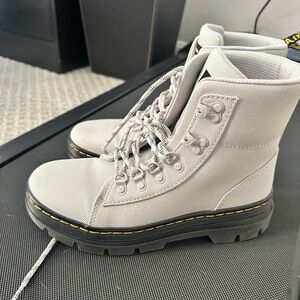 Dr. Martens Combs W size 7, Gray/ White Combat Boots
